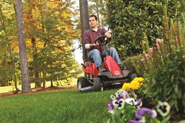 2026 Troy-Bilt TB30 382 cm³ ride-on lawnmower with 6 gears, fully refurbished, compact design, adjustable height